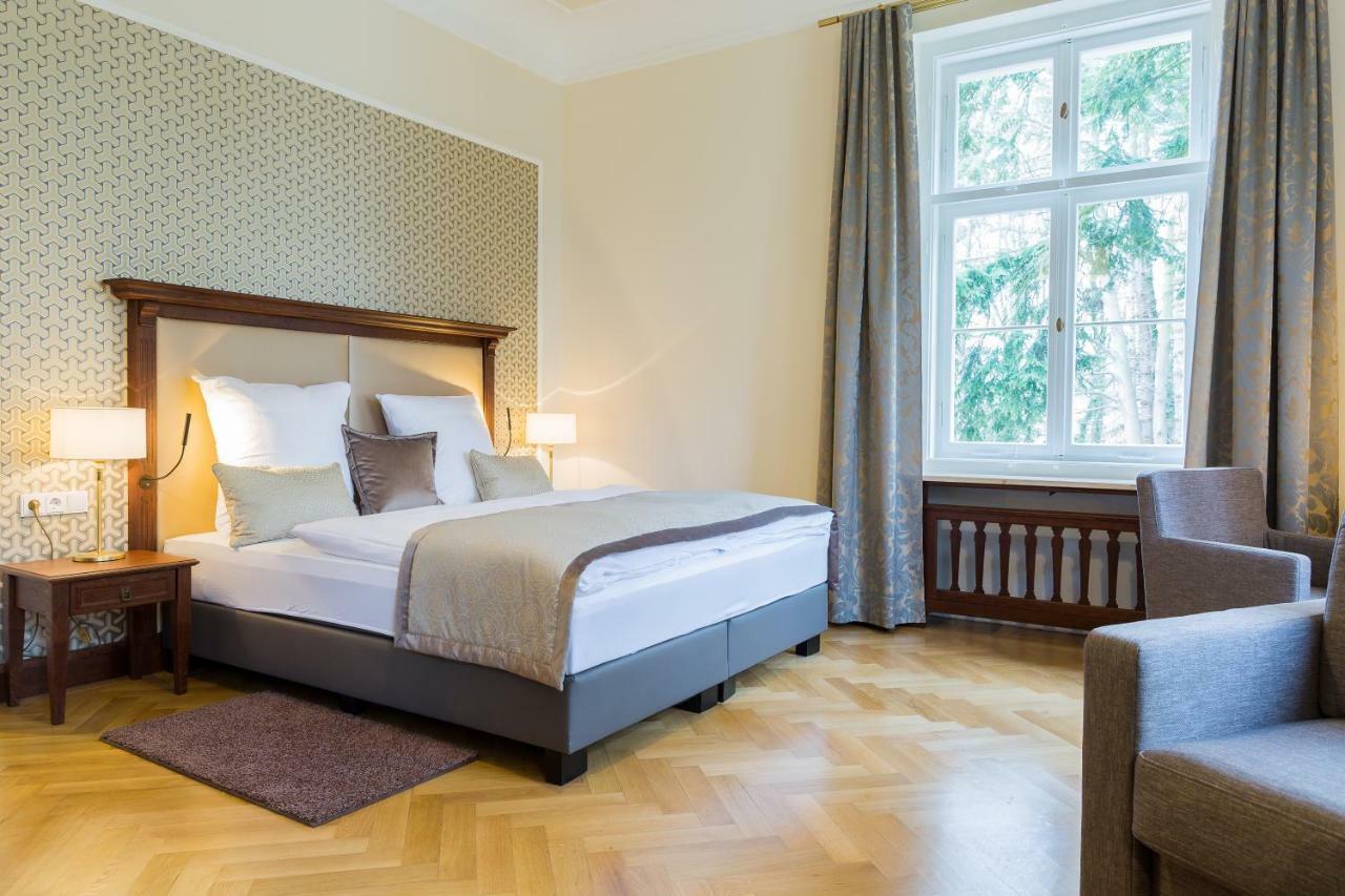 Hotel Villa Altenburg Possneck Exterior photo